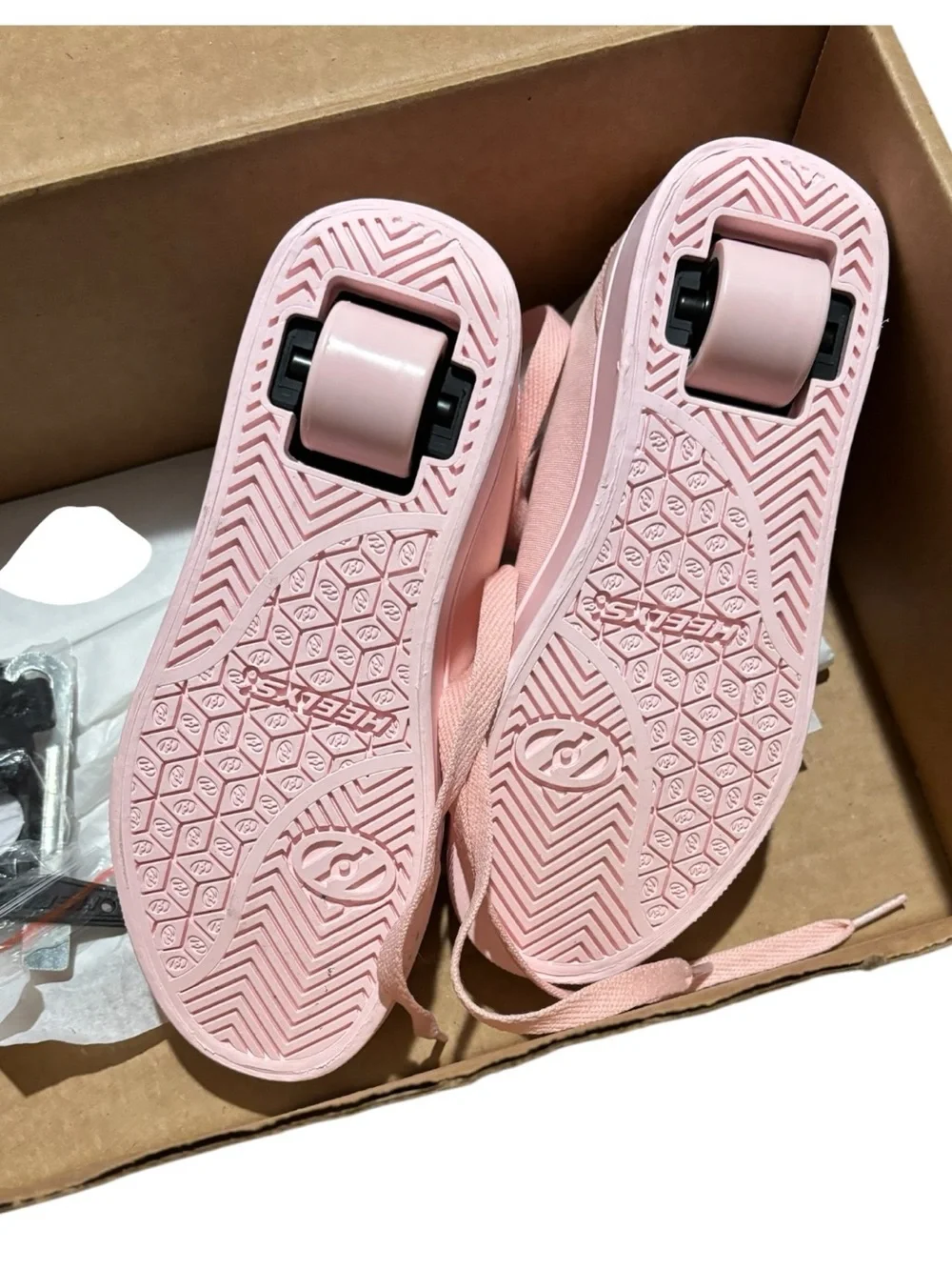 Heelys Pink Low-Top Kid's Rollersneaker NIB